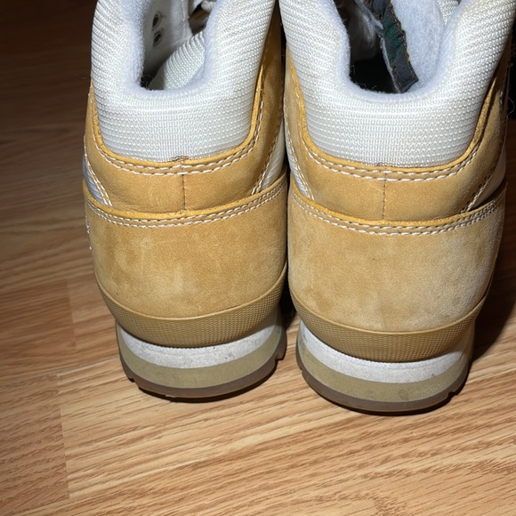 Timberland hiking boots. Size 9 1/2. Tan and beige. - Picture 3 of 9